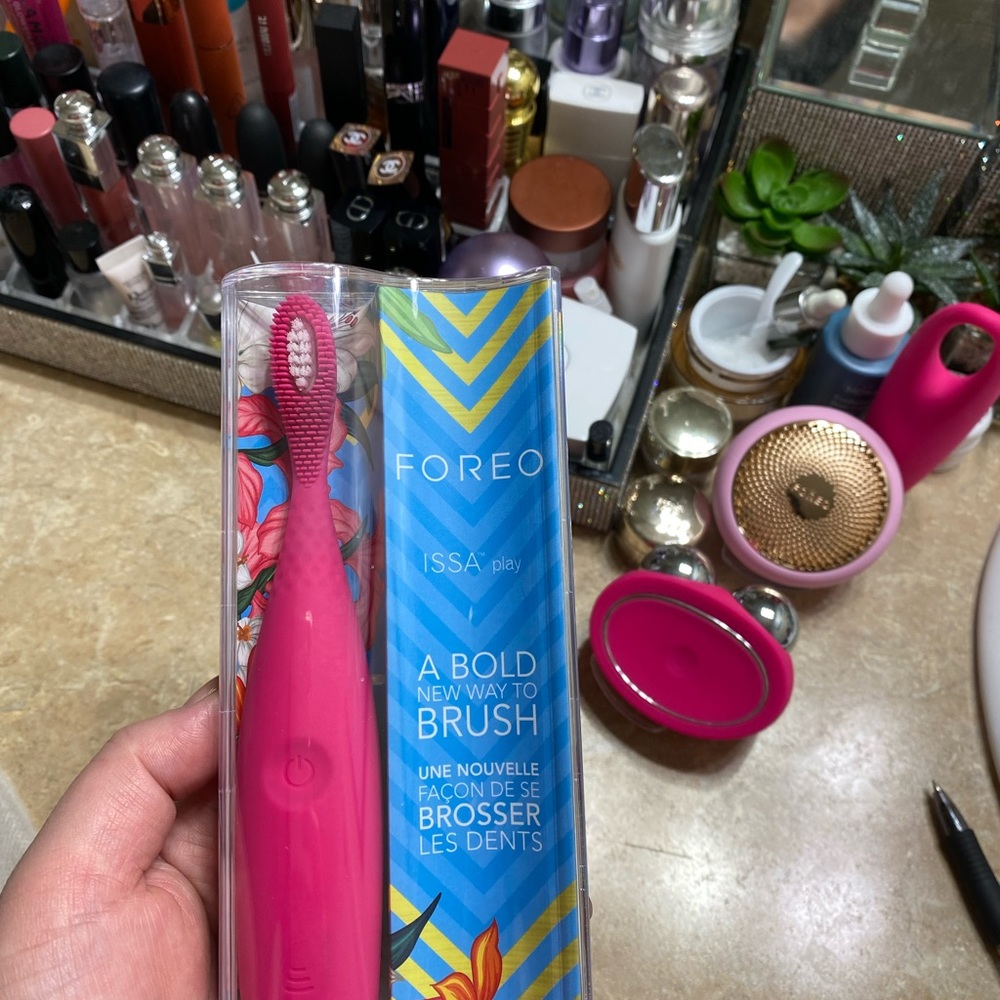 Foreo - Picture 2 of 5